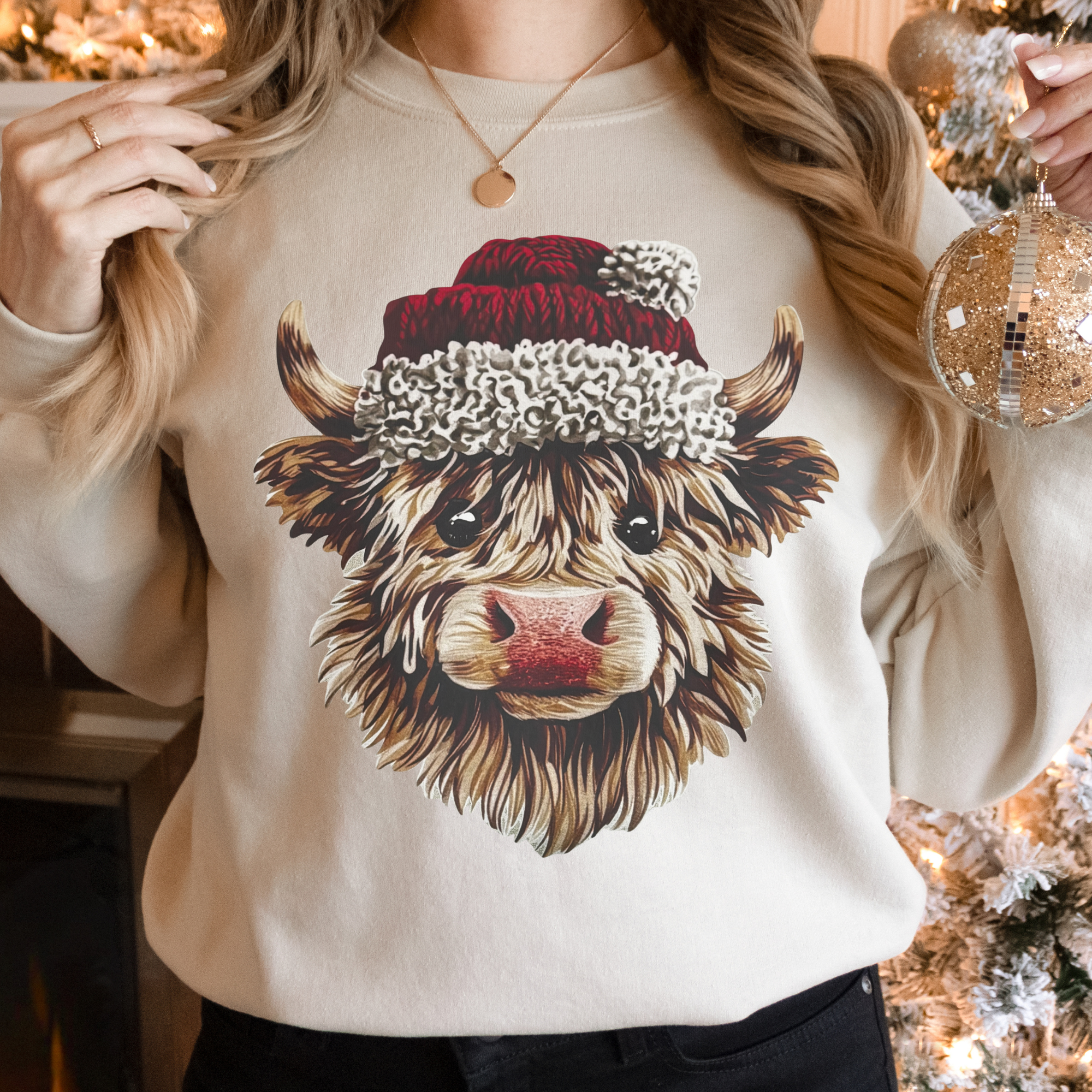 Highland Christmas Cow Crewneck – Cozy Holiday Sweatshirt
